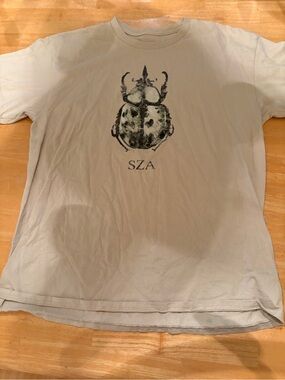 SZA sos  Tour/Album Merch Tee  Beetle & Centipede Graphic, Sand Tan, Size Large